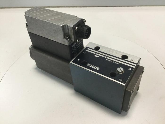 Used BOSCH Directional Control Valve B 810 006 449 Used