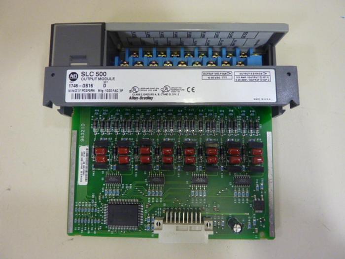 Used ALLEN BRADLEY Output Module 1746-OB16 SER D #50677