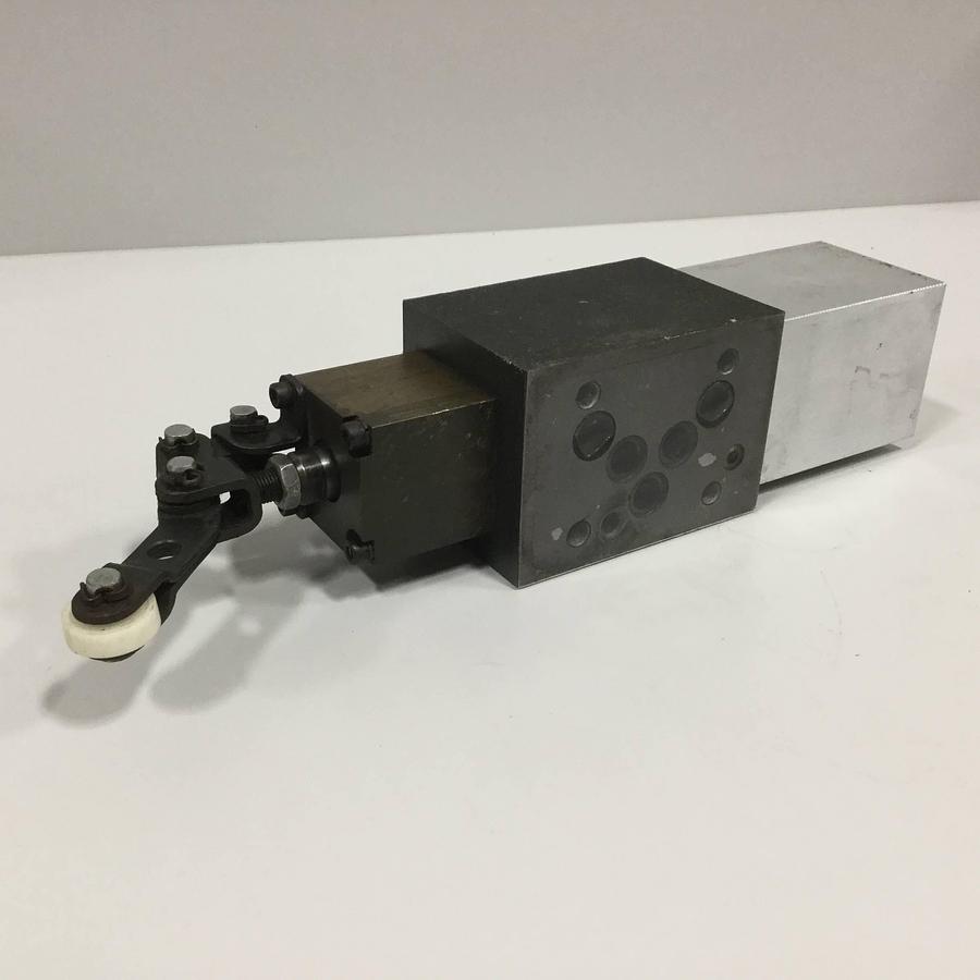 Used VICKERS Valve SDG20S4 012F 50 S553 USED