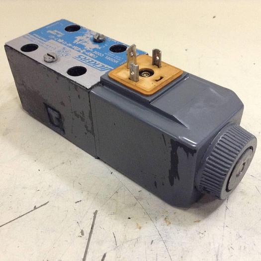 Used VICKERS Directional Hydraulic Valve DG4V322AMUHL760 Used