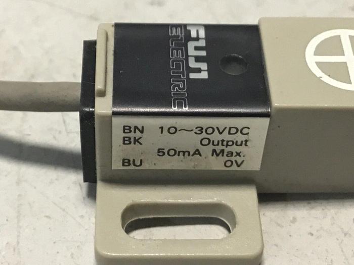 Used FUJI ELECTRIC Proximity Switch PE-B4D3 #128365