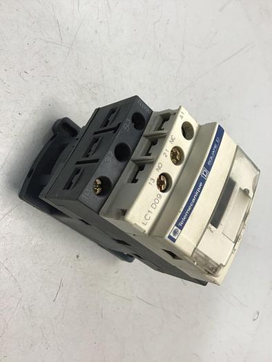 Used TELEMECANIQUE Contactor LC1D09 #120082