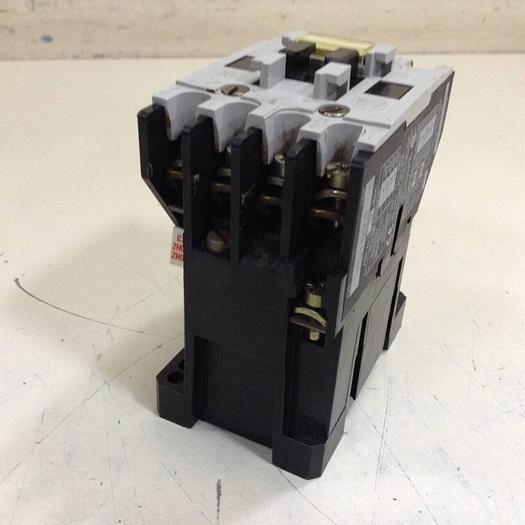 Used ALLEN BRADLEY Contactor 100-A12ND3 SER B #88566