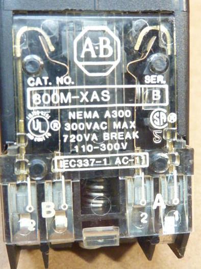 Used ALLEN BRADLEY Selector Switch 800MB-HX2B #38171