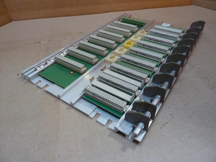 Used SIEMENS 7 Slot Rack 6ES5700-2LA12 #29905