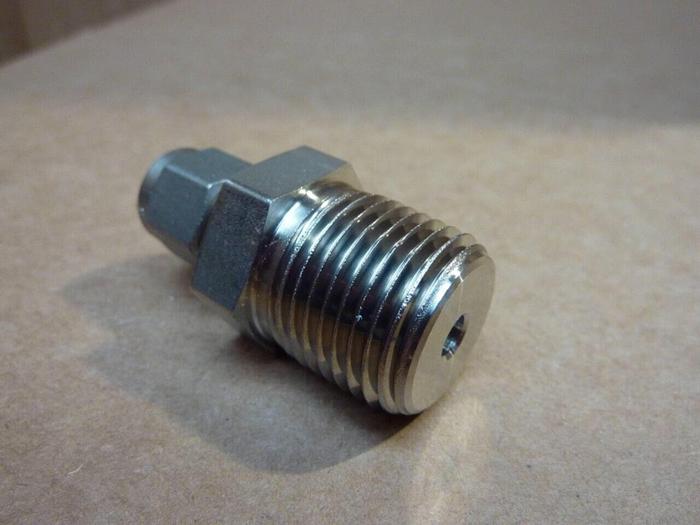 SWAGELOK Male Connector SS-400-1-8 #39215