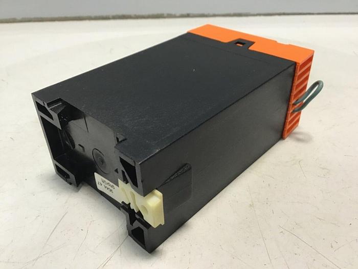Used E DOLD & SOHNE KG Emergency Stop Module BD5987.02/001 #132563