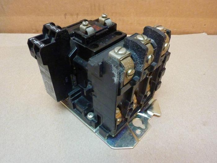 Used ALLEN BRADLEY Motor Starter Size 0-1 40410-326-52 #38488