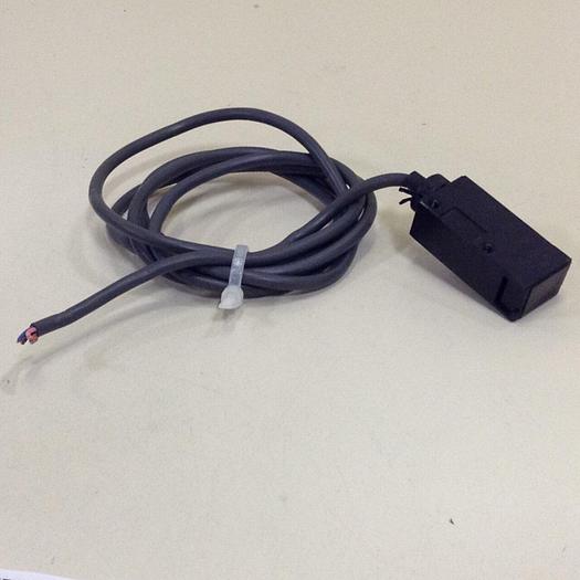 Used OMRON Photoelectric Sensor E3R-5DE4 #80361