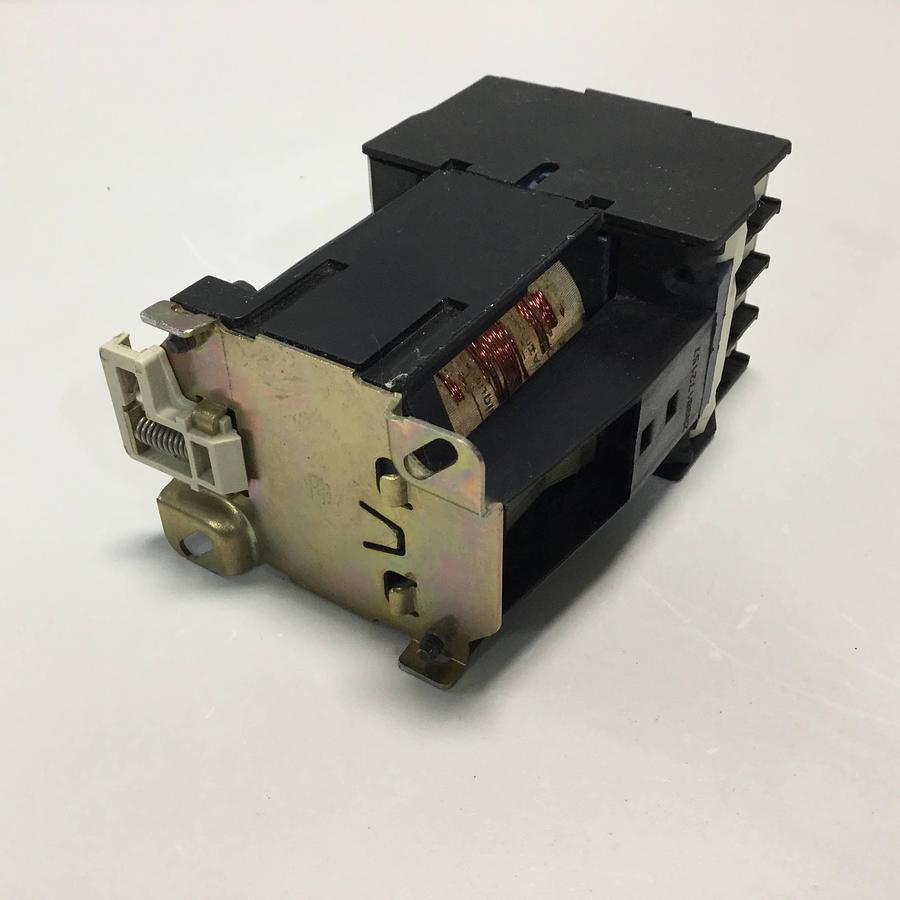 Used TELEMECANIQUE Contactor LP1D2510 Used