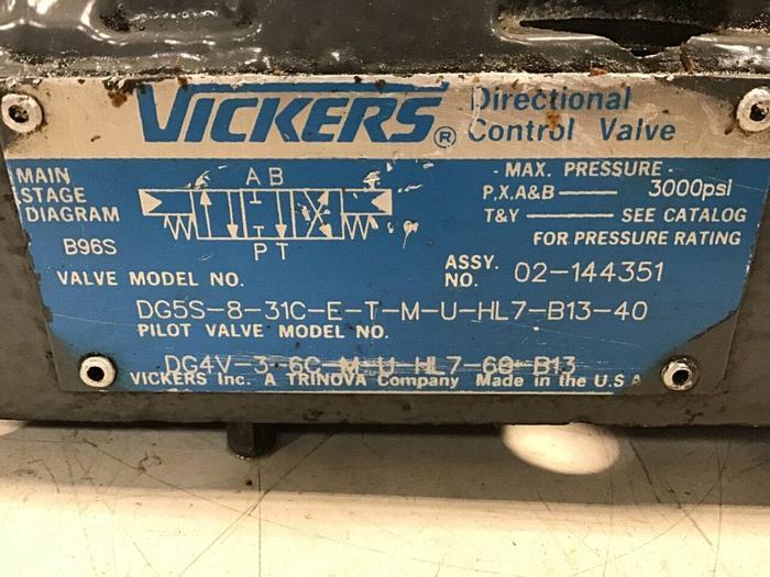 Used VICKERS Solenoid Directional Valve DG4V-3-6C-M-U-HL7-60-B13 Used