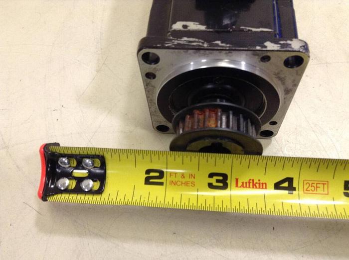 Used YASKAWA AC Servo Motor SGMP-01AWYR12 Used