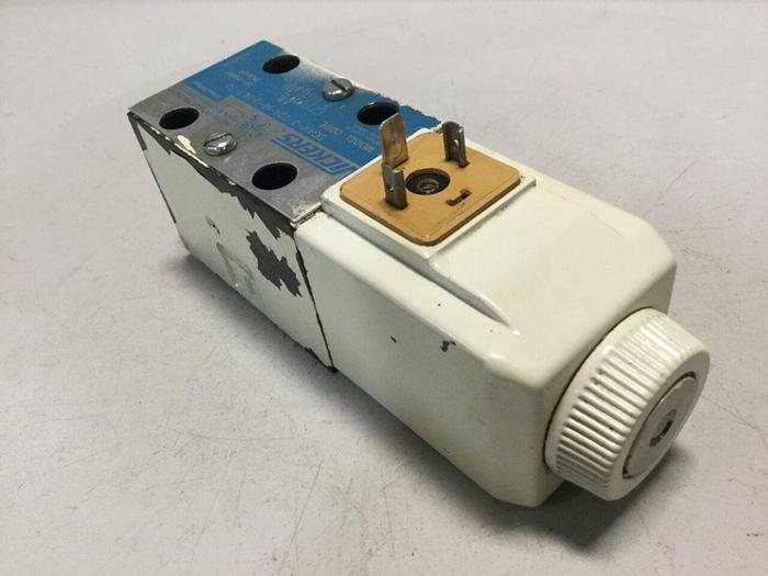 Used VICKERS Directional Hydraulic Valve DG4V322AMUHL760 Used