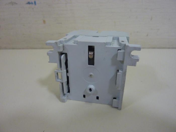 Used ALLEN BRADLEY Relay 700DC-MB310 SER A #63658