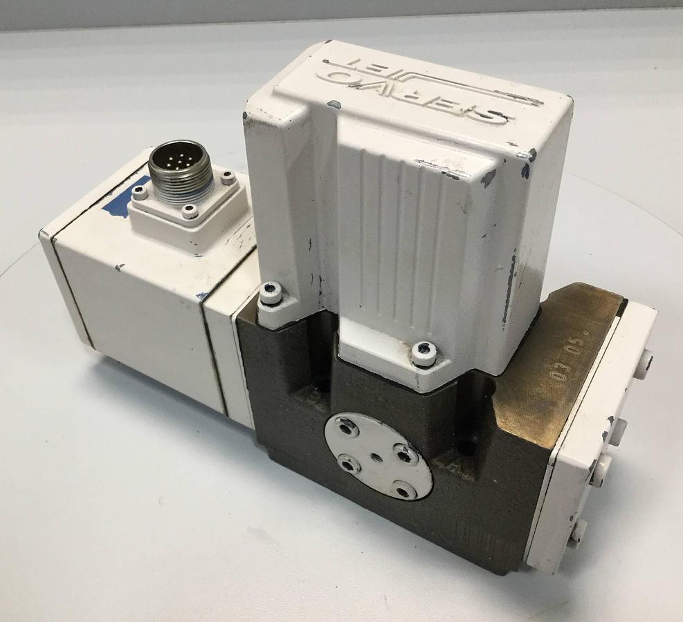 Used MOOG D661-5009 SERVO JET HYDRAULIC VALVE USED 