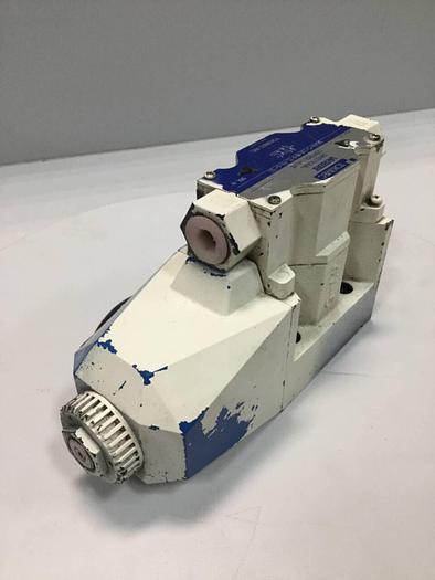 Used VICKERS Valve DG4V-5-2A-M-P7L-H-6-30 Used