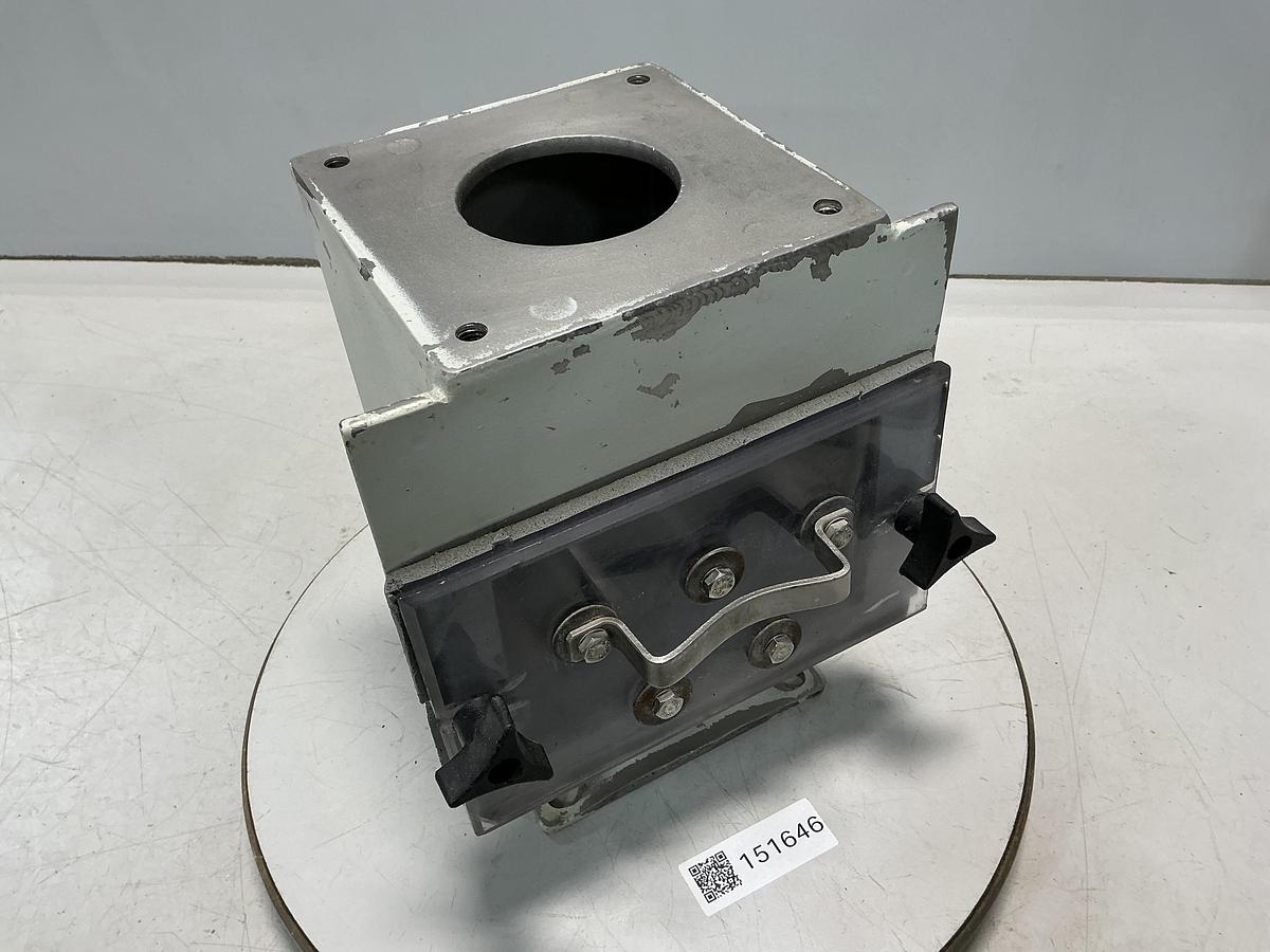 Used METAL FABRICATING NO MODEL NUMBER / NO TAG