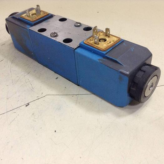 Used VICKERS Directional Valve DG4V-3-6C-M-U-HL7-60 Used