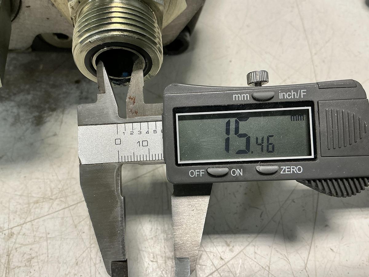 Used PARKER PVP2330R2VM20