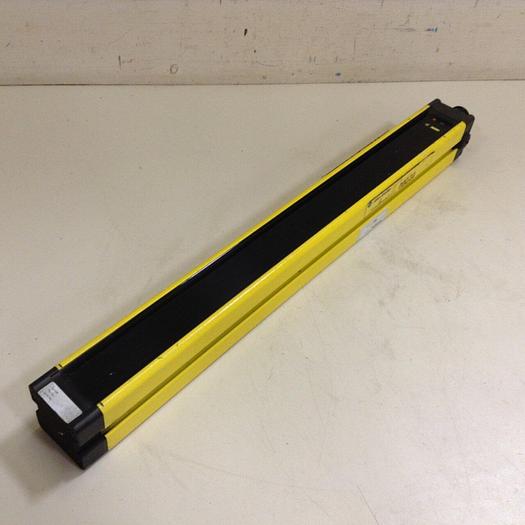 Used ALLEN BRADLEY Light Curtain Transmitter 440L-T4D0450-N #71575