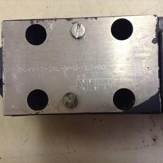 Used VICKERS Valves DG4V-3-2AL-M-U-HL7-60 #89143