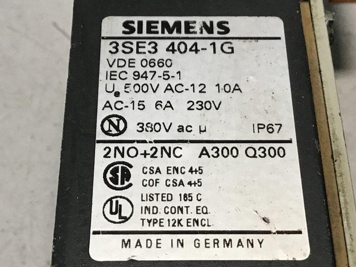 Used SIEMENS Limit Switch 3SE3 404-1G #121616