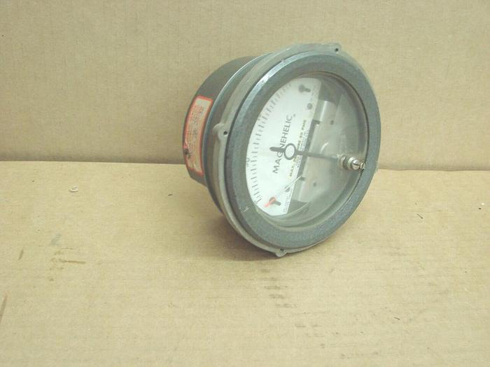 Used DWYER Magnehelic Gauge 90627CD20 #12473