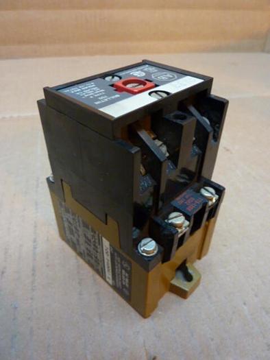 Used ALLEN BRADLEY AC Relay 700-P400A1 SER A #45938