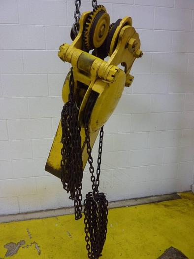 Used YALE HOISTS Trolley Chain Hoist D-190402 Used