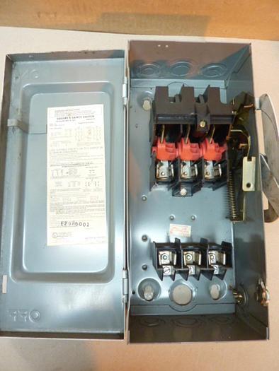 Used SQUARE D 30 Amp Safety Disconnect Switch H361 E1 Used