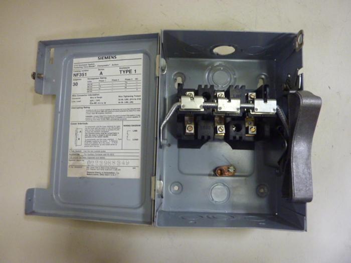 Used SIEMENS I-T-E Enclosed Disconnect Switch NF351 #67361