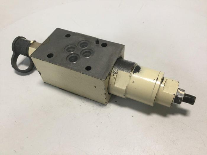 Used VICKERS Pressure Reducing Valve DGMX2-3-PP-CW-S-40 #106396