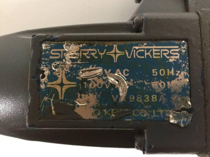 Used VICKERS Valve DG5V76CTPLT10JAS443 #98165