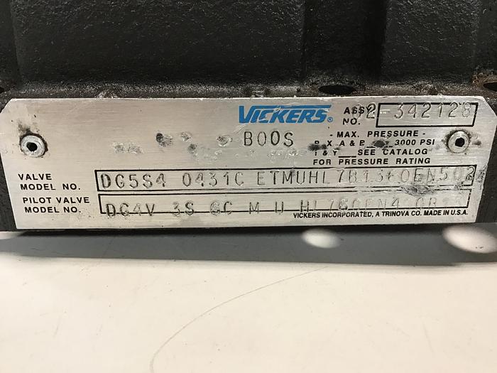 Used VICKERS DG4V-3S-6C-M-U-HL7-60-EN490-B13 Valve Used #145435