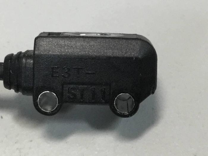 Used OMRON Photoelectric Sensor E3T-ST11 #99439