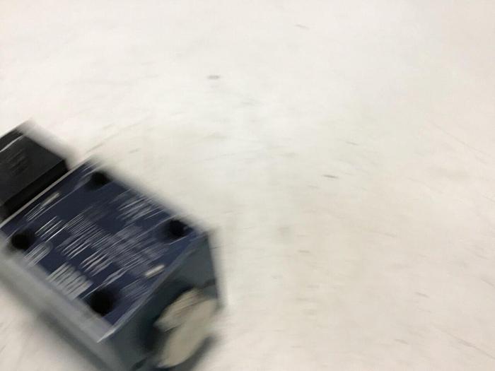 Used BOSCH Valve 0 810 092 133 #134302