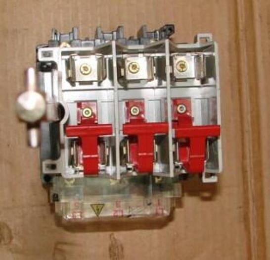Used ALLEN BRADLEY 30 Amp Disconnect Switch 194R-NJ030P3 SER B #21263