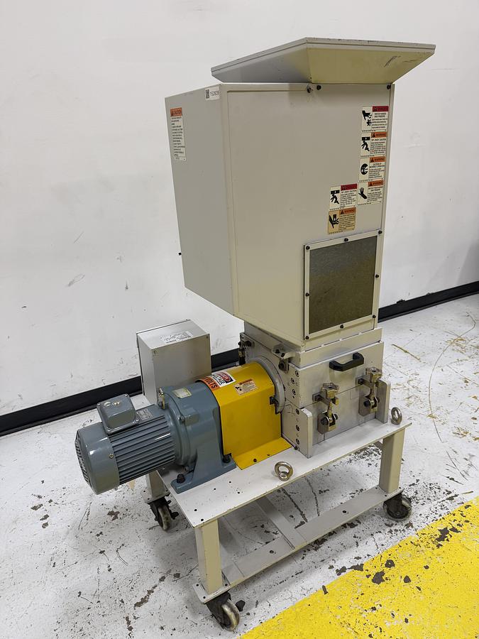 Used 2014 MATSUI SMGL2-200U Grinder Granulator Plastic USED #152839 Repair