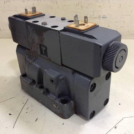 Used VICKERS Valve DG4V-3-6C-M-U-HL7-60-B13 Used