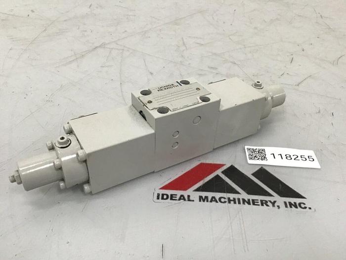 Used UCHIDA Rexroth Valve 4WRZ10W85-A1/6424NZ4/M-903-1 #118255