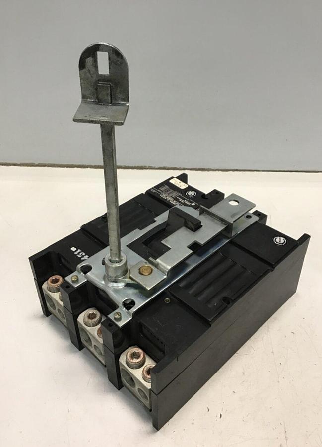 Used GENERAL ELECTRIC / GE 350 Amp Circuit Breaker TJJ436350 USED