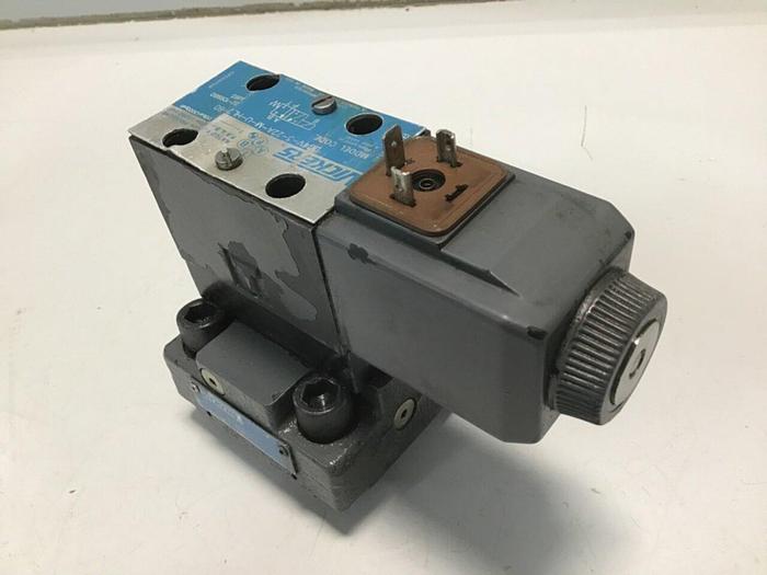 Used VICKERS Valve DG4V322AMUHL760 USED