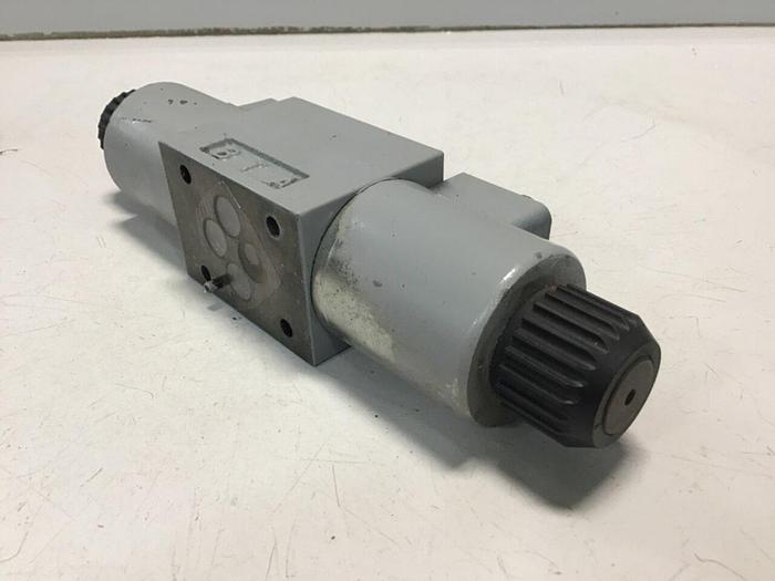 Used BOSCH Valve 081WV06P1V1004WS024/00D51 #138405