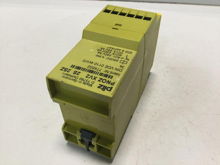 Used PILZ Safety Relay PNOZ XV2 #104189