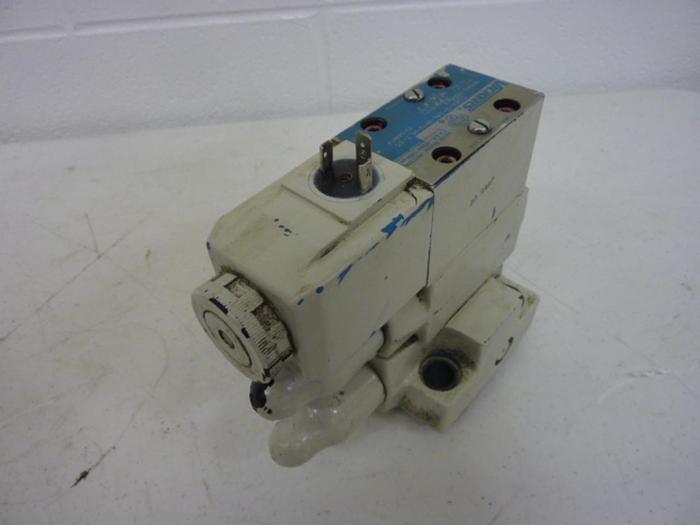 Used VICKERS Valves DG4V-3-2AL-M-U-HL7-60 #51627