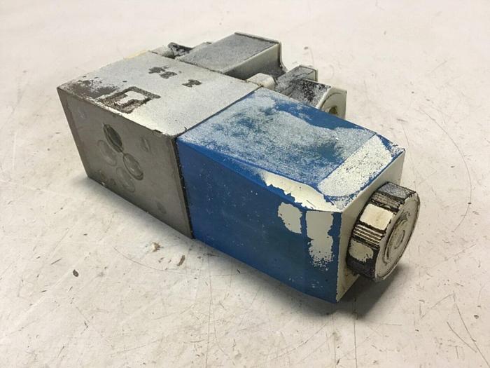 Used VICKERS Directional Control Valve DG4V32AMP7H7P2050 #138074