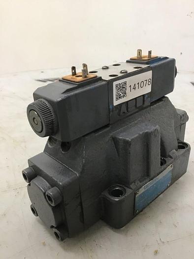 Used VICKERS Solenoid Directional Valve DG4V-3-6C-M-U-HL7-60-B13 Used
