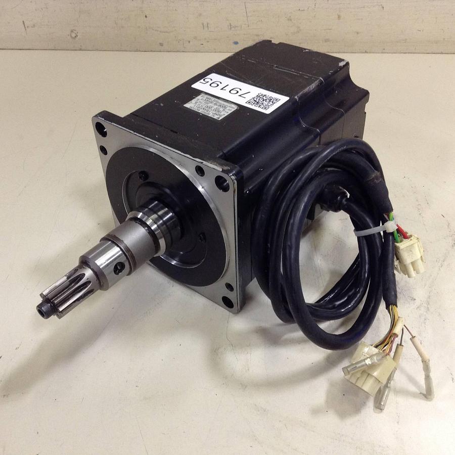 Used YASKAWA AC Servo Motor SGMP-15AWYR11 USED