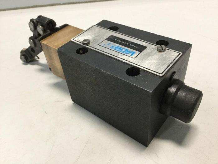 Used VICKERS Valve DG20S4 012F 50 S553 #111257