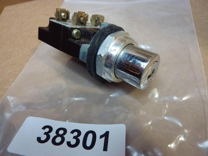 Used SYLVANIA Selector Switch 734G #38301